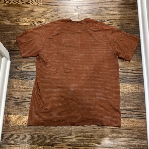 XXL Lululemon Athletic Shirt - Picture 3 of 4